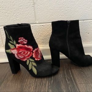 Black ankle bootie size 9